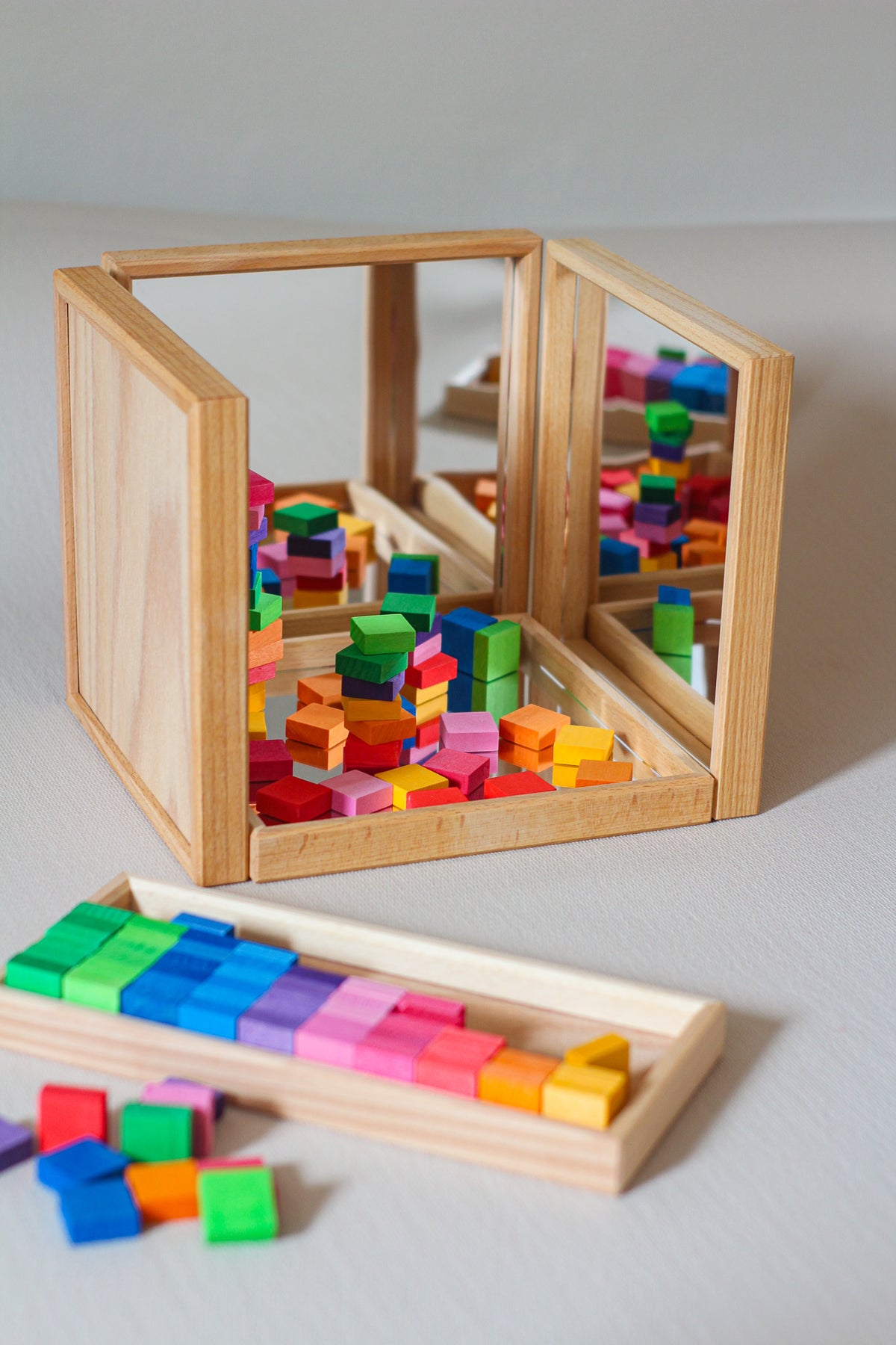 Bauspiel Mirrored Trays | Sensorisch speelgoed | Intoplay