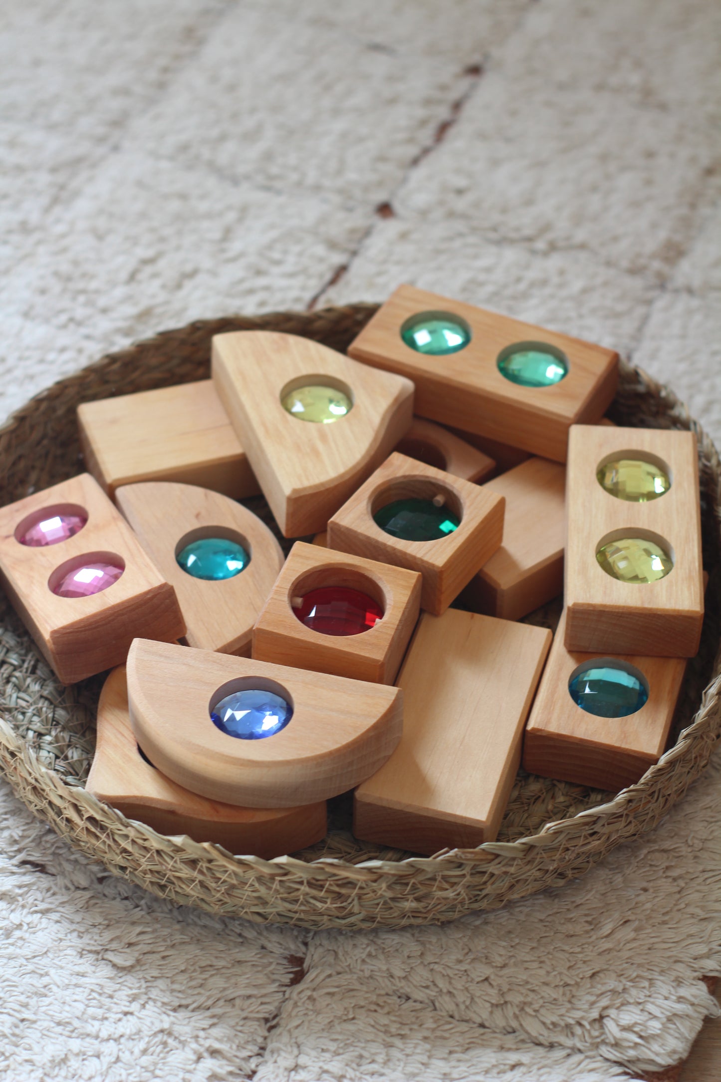 Bauspiel Mini Mixed Box gebruikt in spel waarbij kinderen vrij bouwen en experimenteren