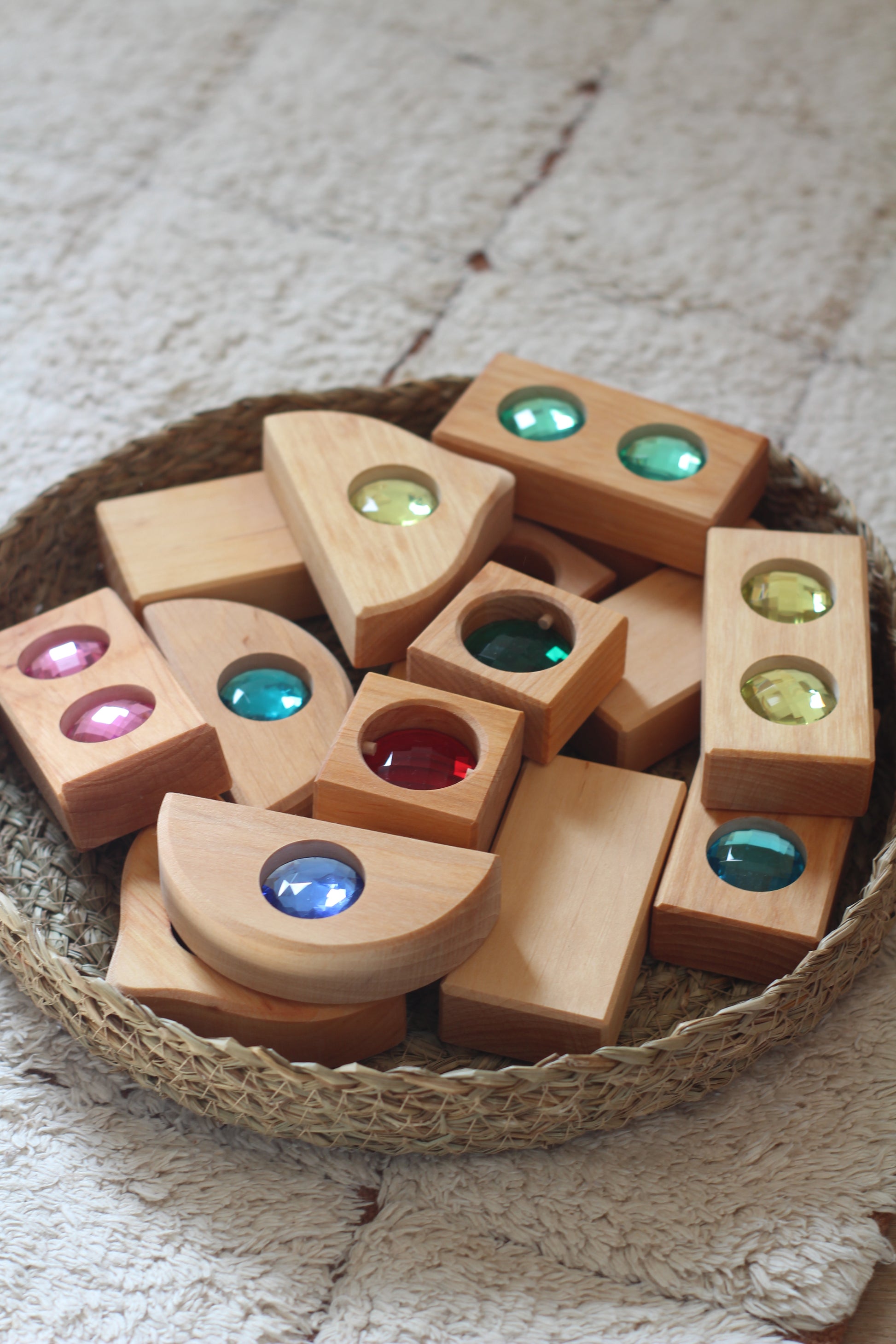 Bauspiel Mini Mixed Box gebruikt in spel waarbij kinderen vrij bouwen en experimenteren