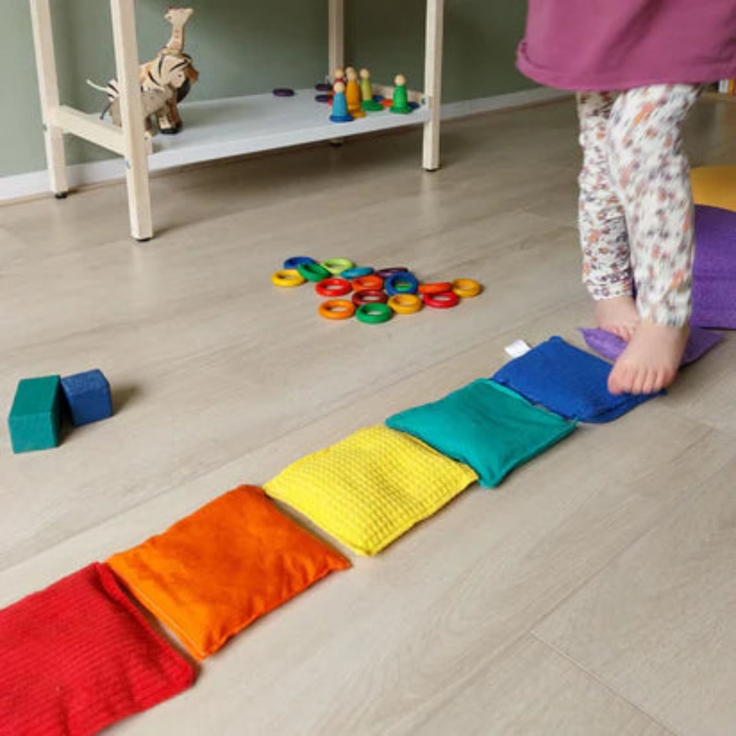 Pit and Play pittenzakjes Regenboog in een kleurrijke speelopstelling